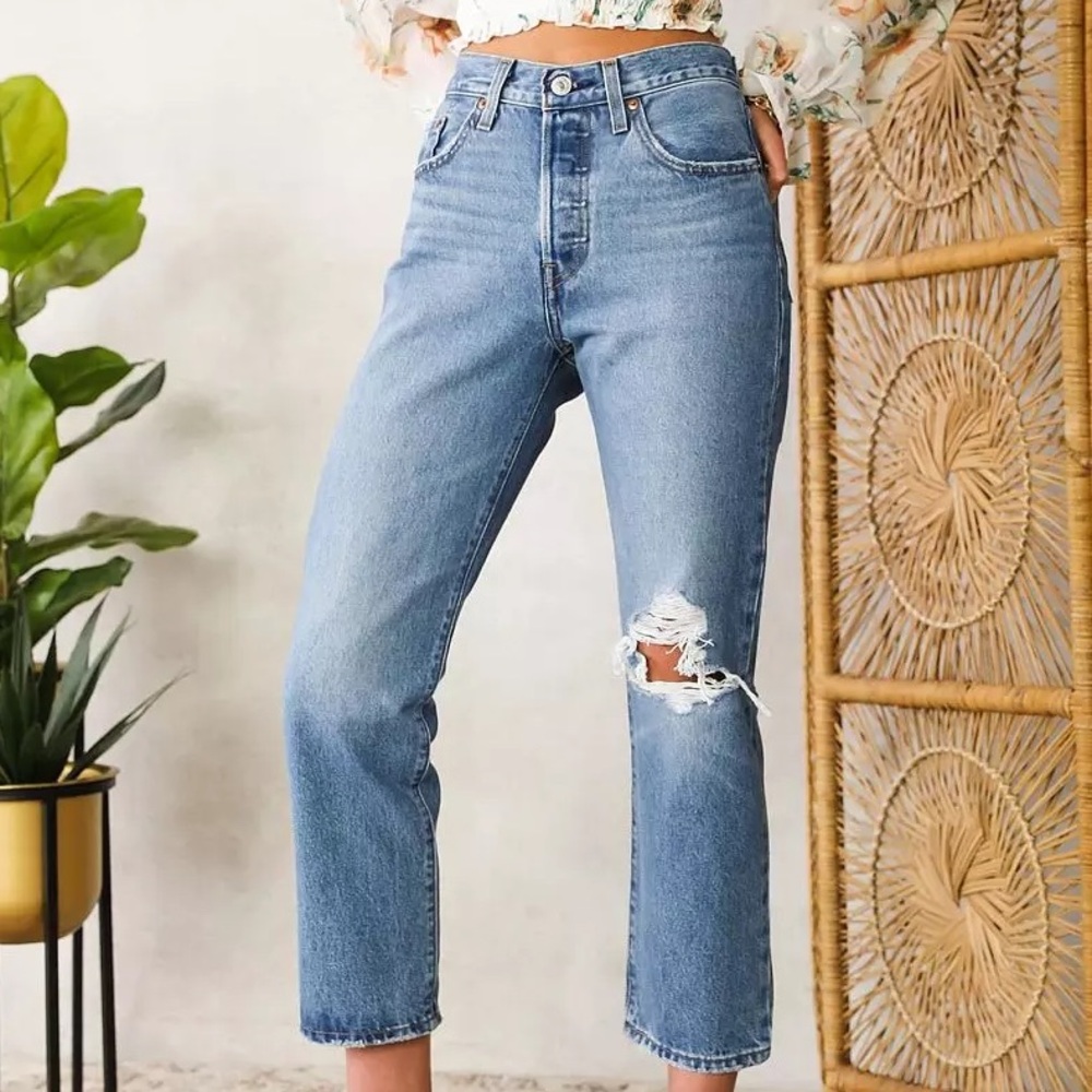 LEVI’S | Premium 501 Crop Jeans (Petite Straight Ankle) | Athens (Medium) Wash